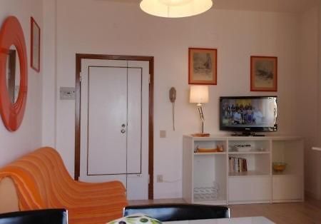 Orange Home Марина ди Кастането Кардучи Екстериор снимка