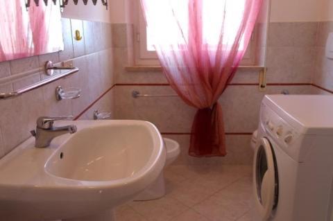 Orange Home Марина ди Кастането Кардучи Екстериор снимка
